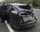 Автомобиль Tesla Model Y 2025 года выпуска доказывает свою прочность во время аварии в Китае (Источник изображения: Aron Li n X)